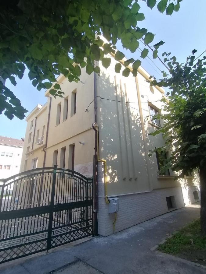 Nova Lake Apartamente Wild Jungle Σάτου Μάρε Εξωτερικό φωτογραφία